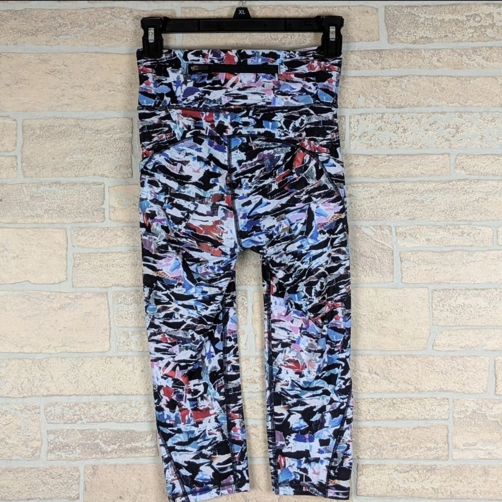 Lululemon Cropped Leggings Abstract Print Size 4 Break Free Abstract High Rise - Picture 2 of 8